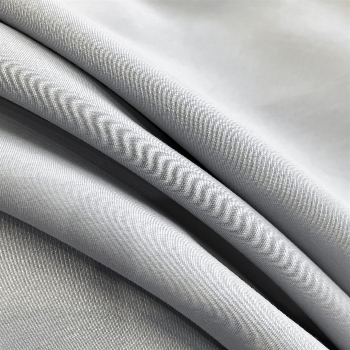 91家纺网 家纺一手货源 找家纺 经年 2026春夏新款亲肤棉加厚磨毛刺绣四件套-励志 励志-浅灰