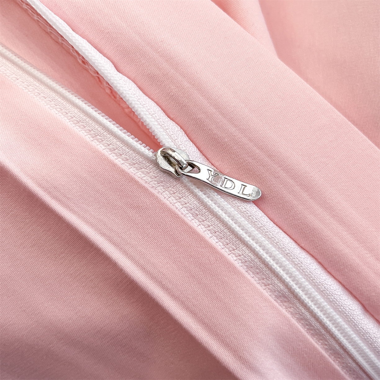 91家纺网 家纺一手货源 找家纺 经年 2026春夏新款亲肤棉加厚磨毛刺绣四件套-励志 励志-粉