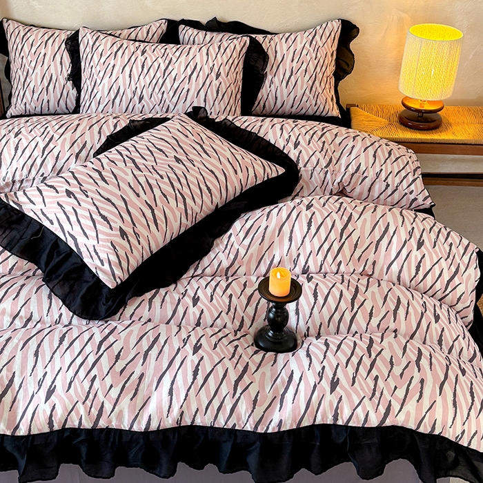 91家纺网 家纺一手货源 找家纺 （总）宅家居 2026新款A类轻法式复古赫本风印花纯棉有氧双层纱花边斑马纹黑色韩式花边四件套