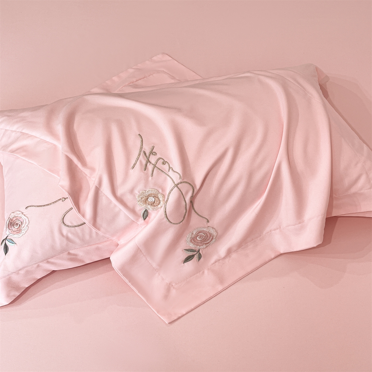 91家纺网 家纺一手货源 找家纺 经年 2026春夏新款云朵棉刺绣四件套-约定 约定-粉玉