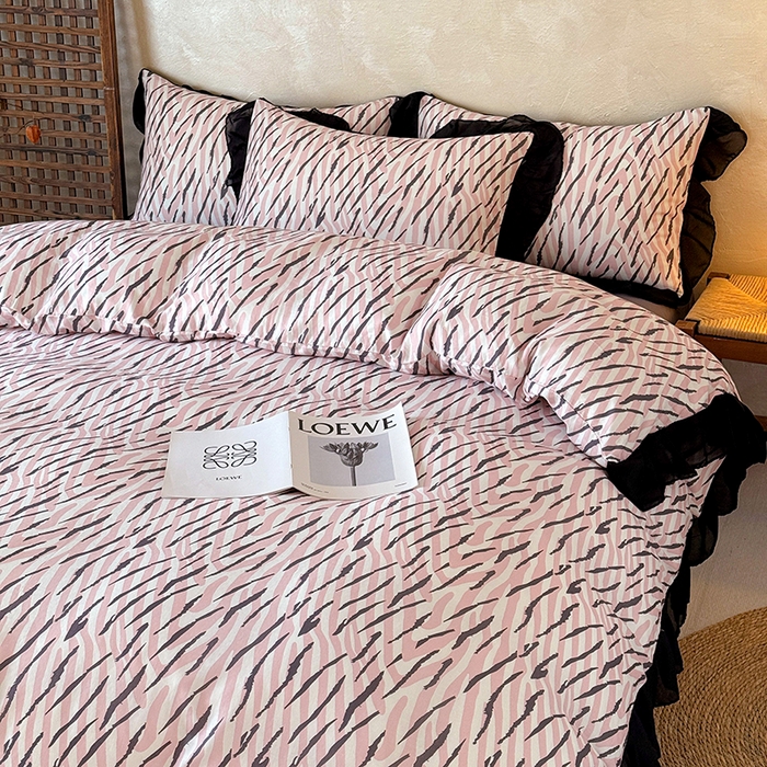 91家纺网 家纺一手货源 找家纺 （总）宅家居 2026新款A类轻法式复古赫本风印花纯棉有氧双层纱花边斑马纹黑色韩式花边四件套