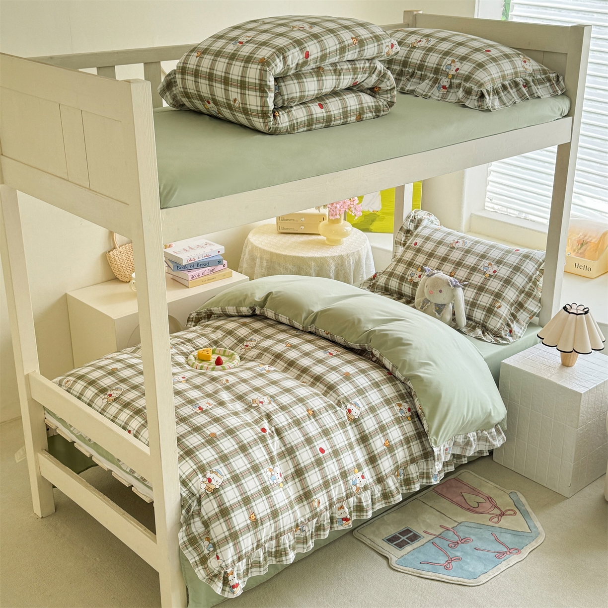 91家纺网 家纺一手货源 找家纺 经年 2026新款学生季上下铺韩版花边水洗云朵棉学生宿舍三件套四件套 复古K猫绿