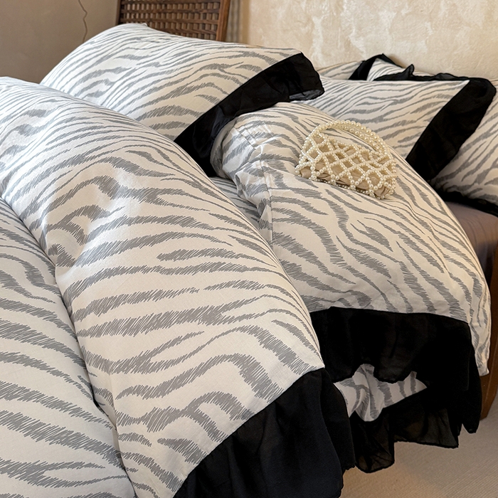 91家纺网 家纺一手货源 找家纺 （总）宅家居 2026新款A类轻法式复古赫本风印花纯棉有氧双层纱花边斑马纹黑色韩式花边四件套