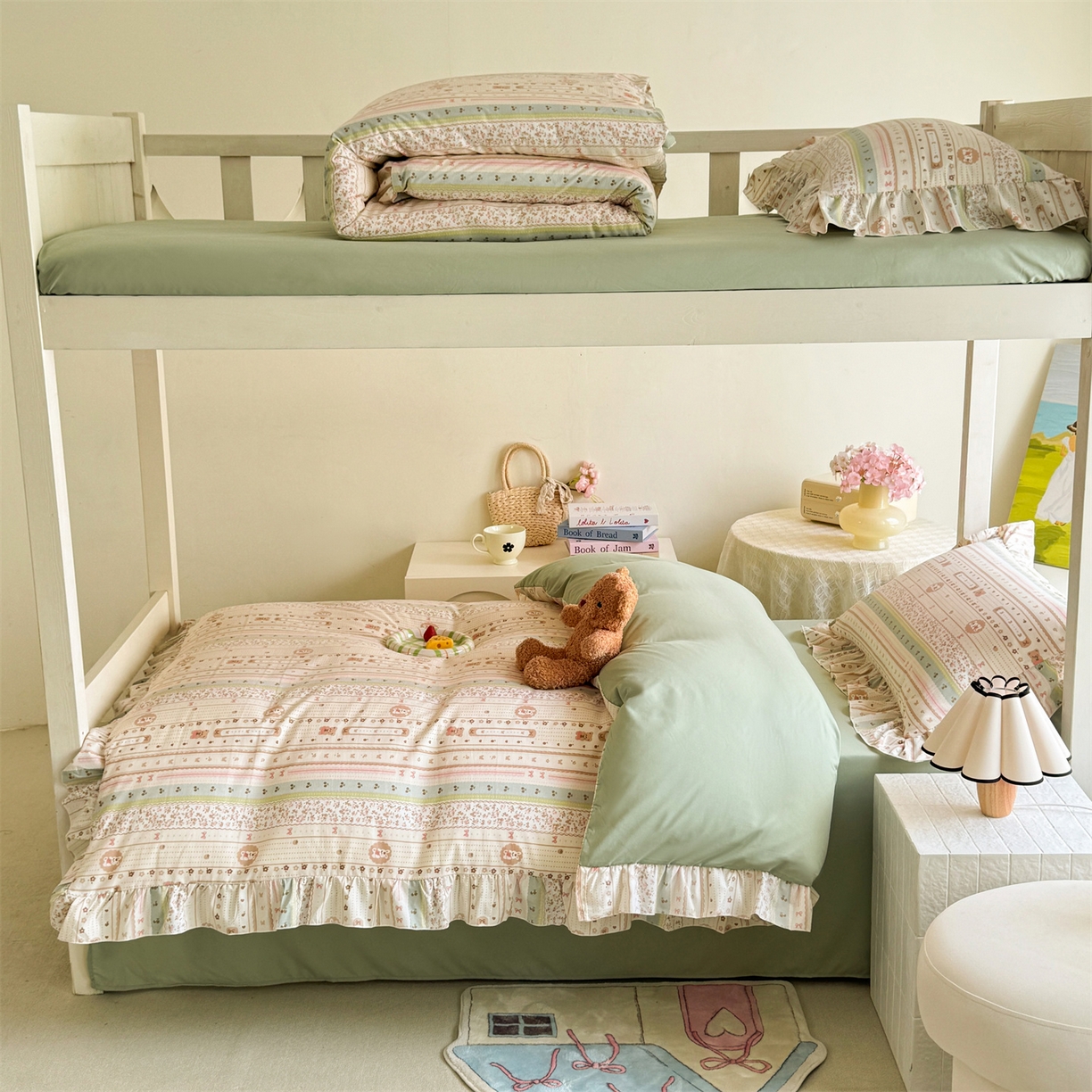 91家纺网 家纺一手货源 找家纺 经年 2026新款学生季上下铺韩版花边水洗云朵棉学生宿舍三件套四件套 泡芙小兔