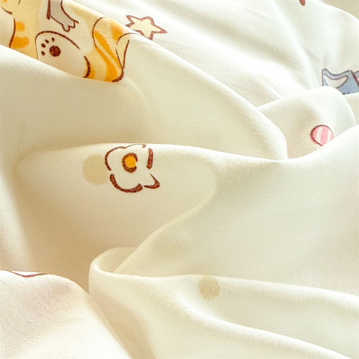 91家纺网 家纺一手货源 找家纺 经年 2026新款学生季上下铺韩版花边水洗云朵棉学生宿舍三件套四件套 可爱修狗