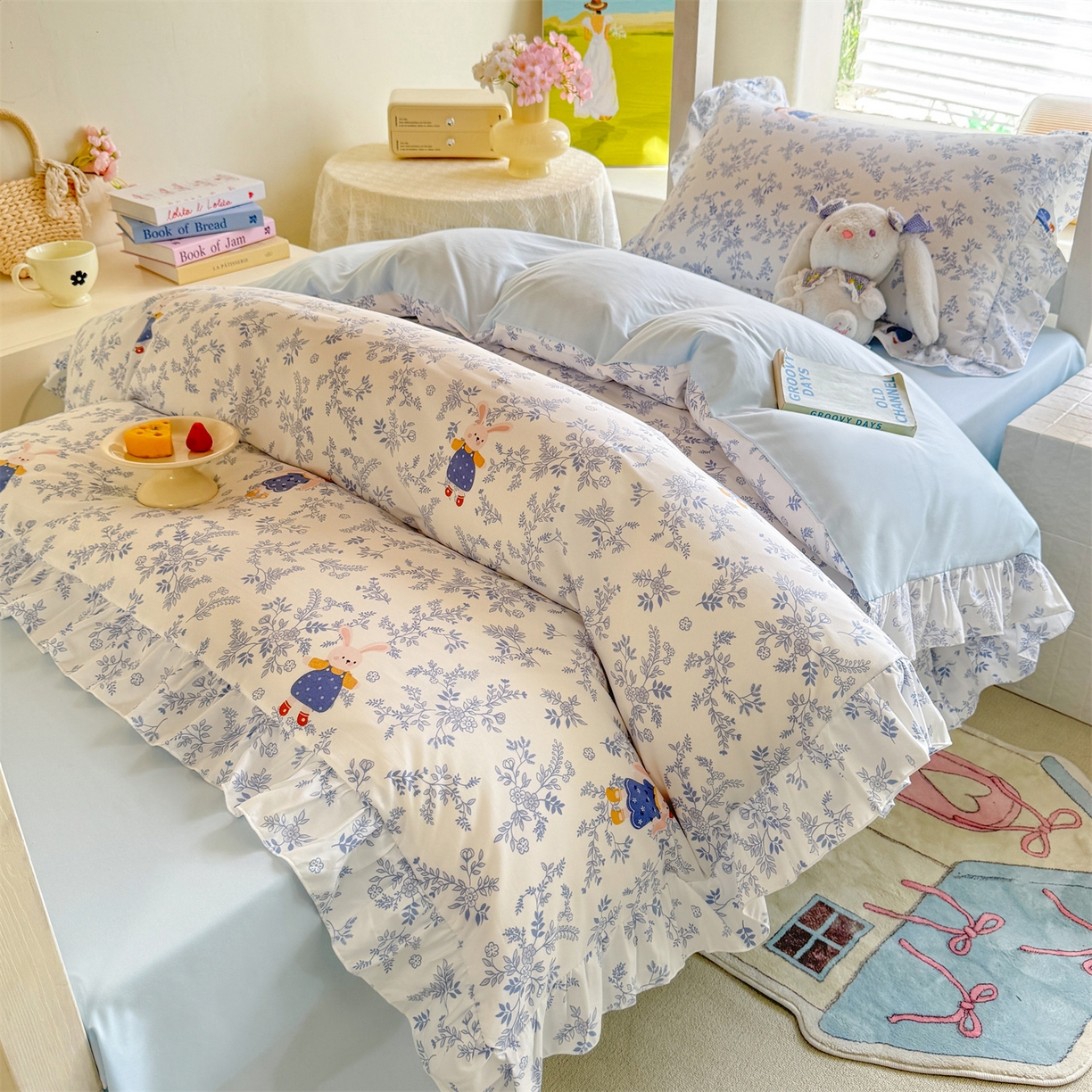 91家纺网 家纺一手货源 找家纺 经年 2026新款学生季上下铺韩版花边水洗云朵棉学生宿舍三件套四件套 森林兔蓝