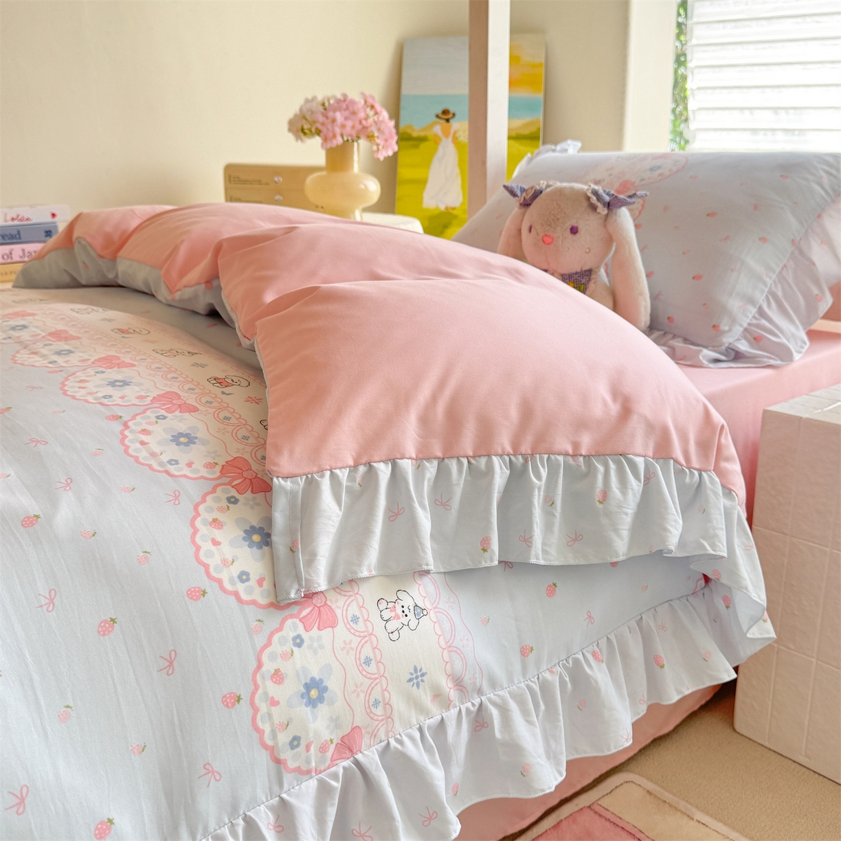 91家纺网 家纺一手货源 找家纺 经年 2026新款学生季上下铺韩版花边水洗云朵棉学生宿舍三件套四件套 布丁狗蓝