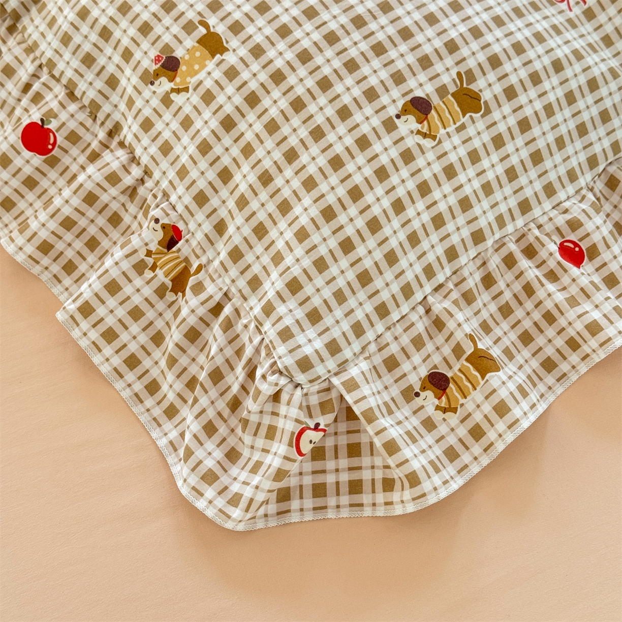 91家纺网 家纺一手货源 找家纺 经年 2026新款学生季上下铺韩版花边水洗云朵棉学生宿舍三件套四件套 美拉腊肠狗