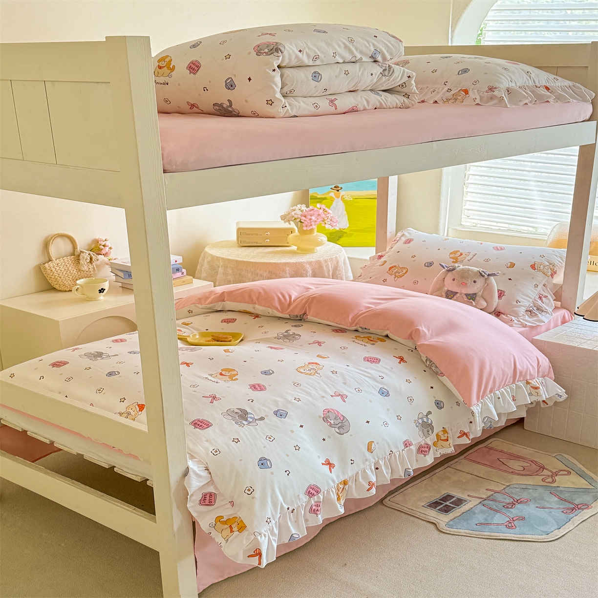 91家纺网 家纺一手货源 找家纺 经年 2026新款学生季上下铺韩版花边水洗云朵棉学生宿舍三件套四件套 可爱修狗