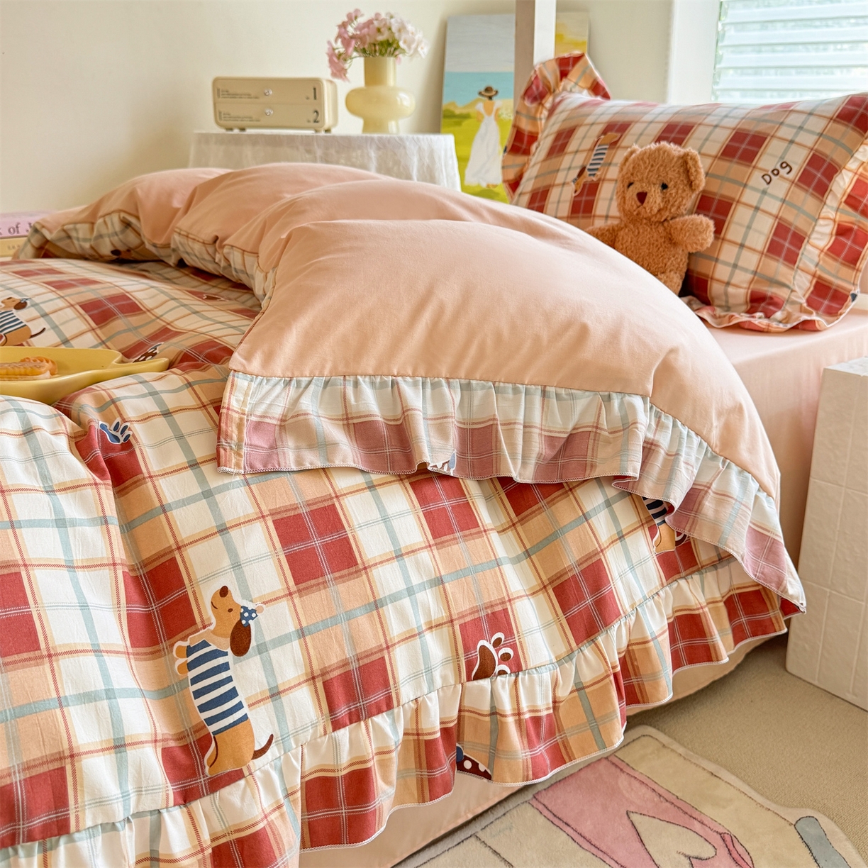 91家纺网 家纺一手货源 找家纺 经年 2026新款学生季上下铺韩版花边水洗云朵棉学生宿舍三件套四件套 苏兰咖格狗