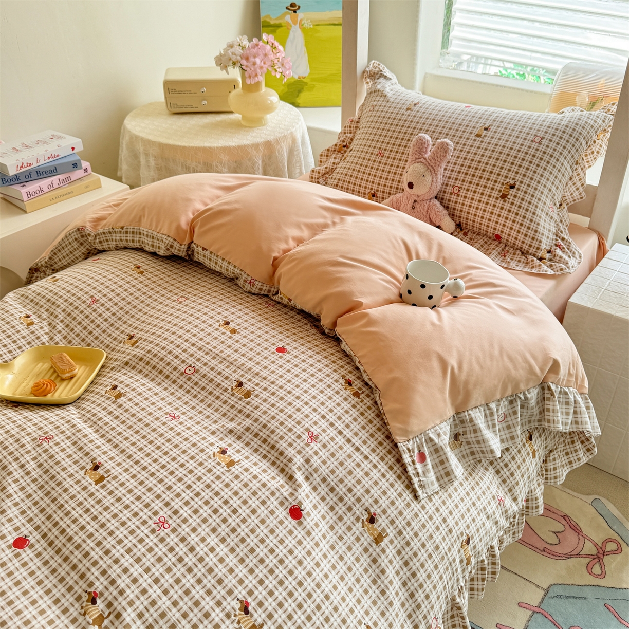 91家纺网 家纺一手货源 找家纺 经年 2026新款学生季上下铺韩版花边水洗云朵棉学生宿舍三件套四件套 美拉腊肠狗