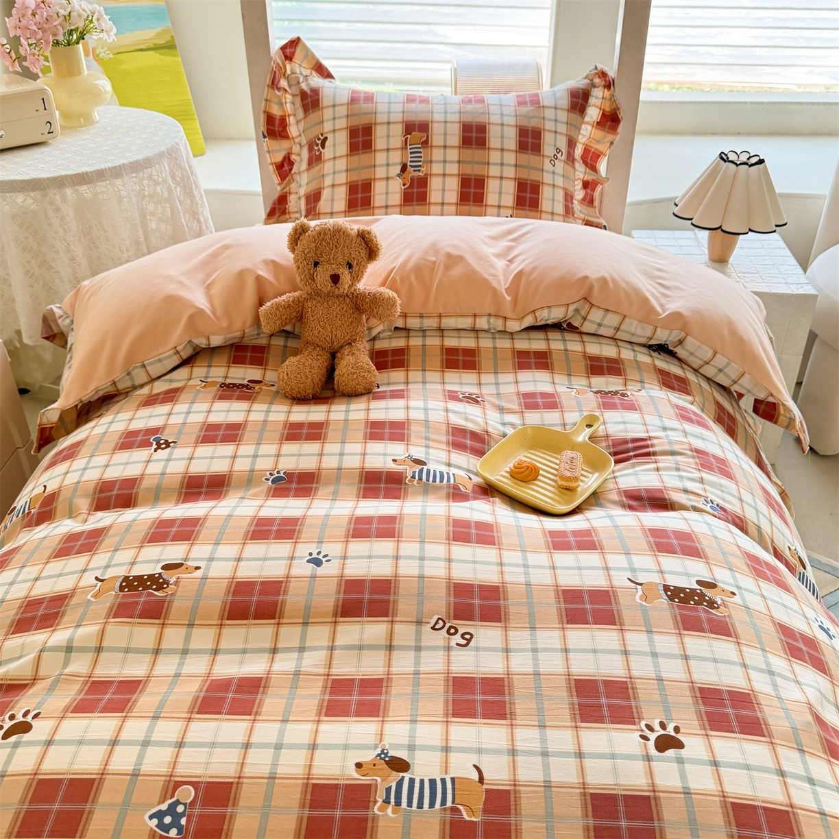 91家纺网 家纺一手货源 找家纺 经年 2026新款学生季上下铺韩版花边水洗云朵棉学生宿舍三件套四件套 苏兰咖格狗