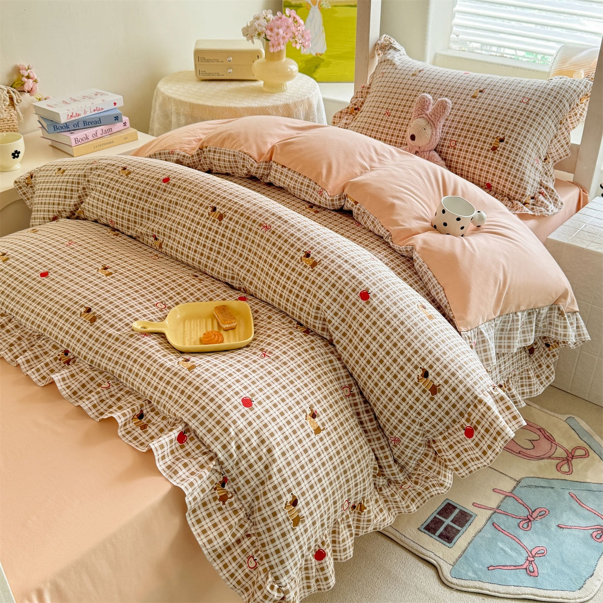 91家纺网 家纺一手货源 找家纺 经年 2026新款学生季上下铺韩版花边水洗云朵棉学生宿舍三件套四件套 美拉腊肠狗