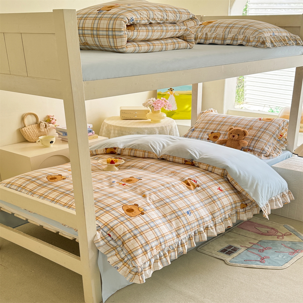 91家纺网 家纺一手货源 找家纺 经年 2026新款学生季上下铺韩版花边水洗云朵棉学生宿舍三件套四件套 卡皮吧啦