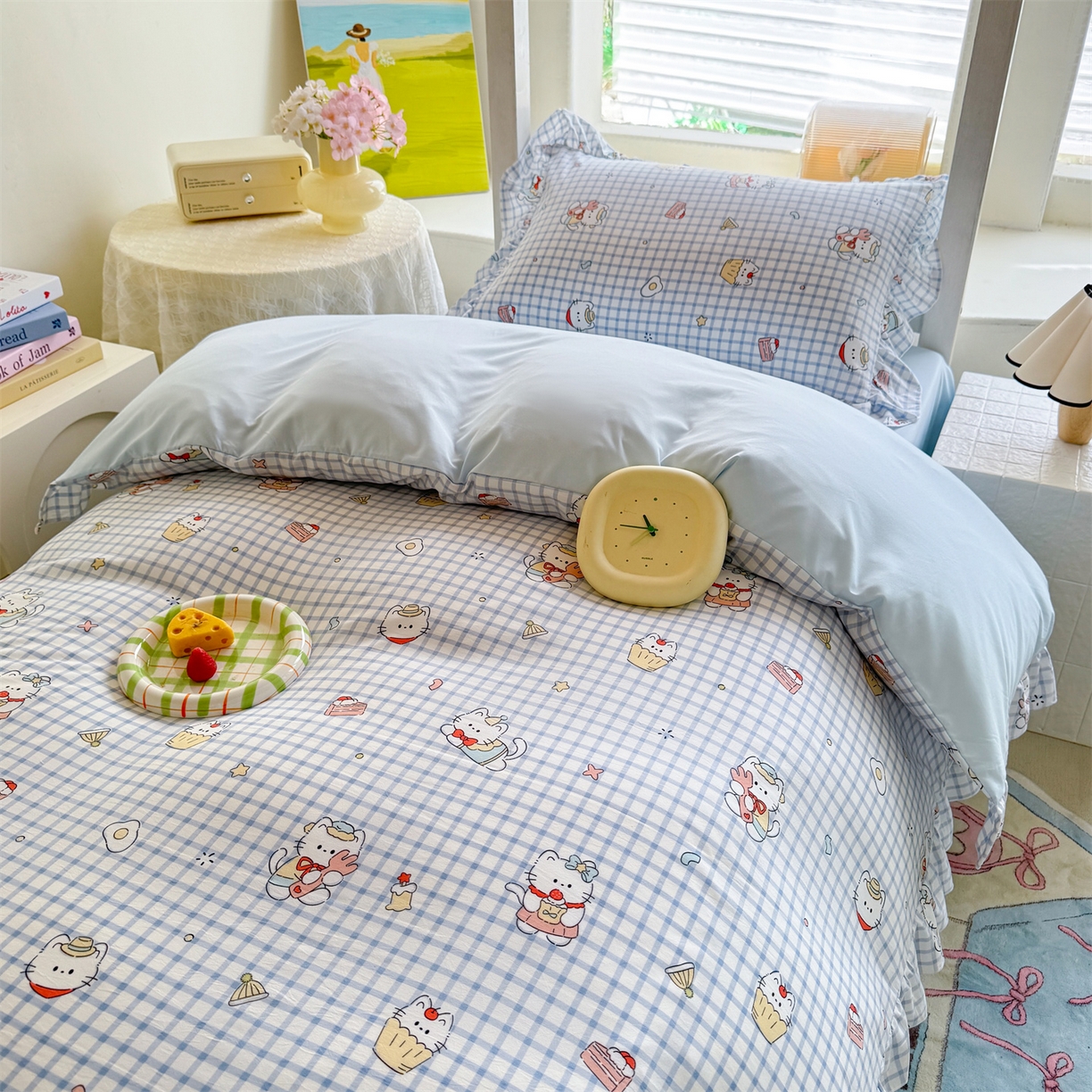 91家纺网 家纺一手货源 找家纺 经年 2026新款学生季上下铺韩版花边水洗云朵棉学生宿舍三件套四件套 蓝格小猫