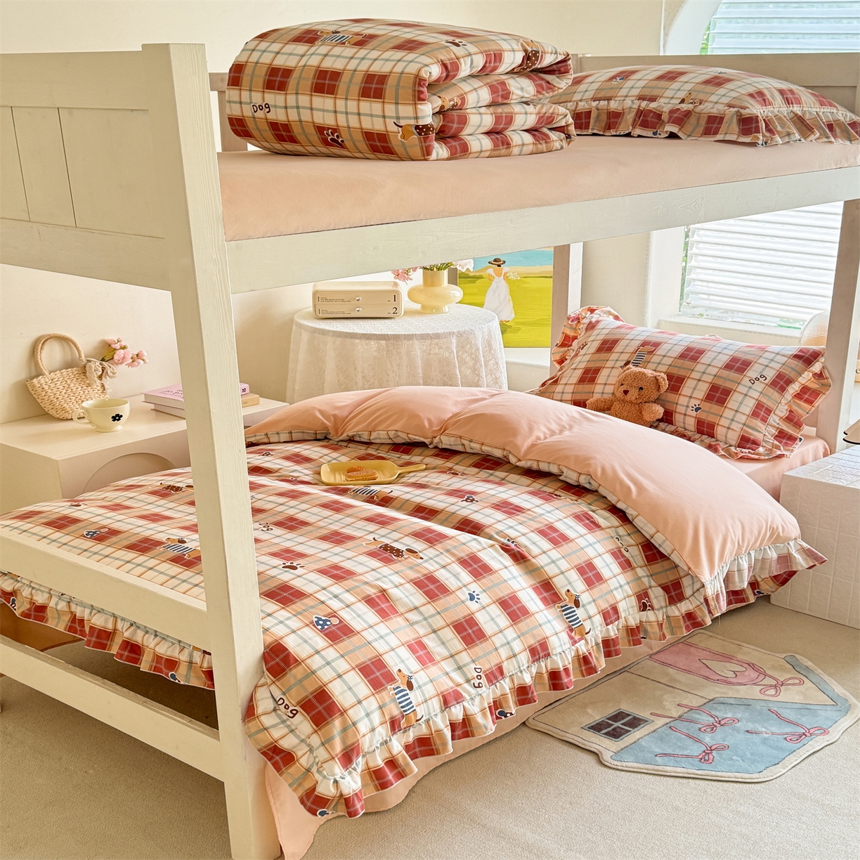 91家纺网 家纺一手货源 找家纺 经年 2026新款学生季上下铺韩版花边水洗云朵棉学生宿舍三件套四件套 苏兰咖格狗