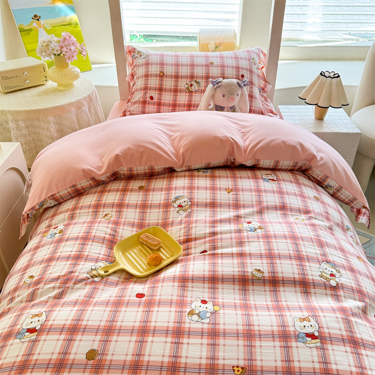 91家纺网 家纺一手货源 找家纺 经年 2026新款学生季上下铺韩版花边水洗云朵棉学生宿舍三件套四件套 复古K猫粉