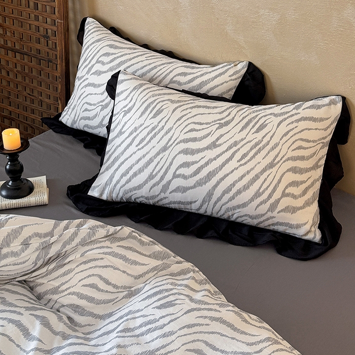 91家纺网 家纺一手货源 找家纺 宅家居 2026新款A类轻法式复古赫本风印花纯棉有氧双层纱花边斑马纹黑色韩式花边四件套 斑马纹-灰色