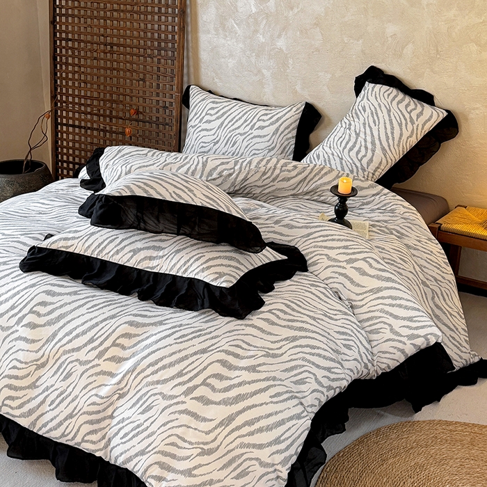 91家纺网 家纺一手货源 找家纺 宅家居 2026新款A类轻法式复古赫本风印花纯棉有氧双层纱花边斑马纹黑色韩式花边四件套 斑马纹-灰色