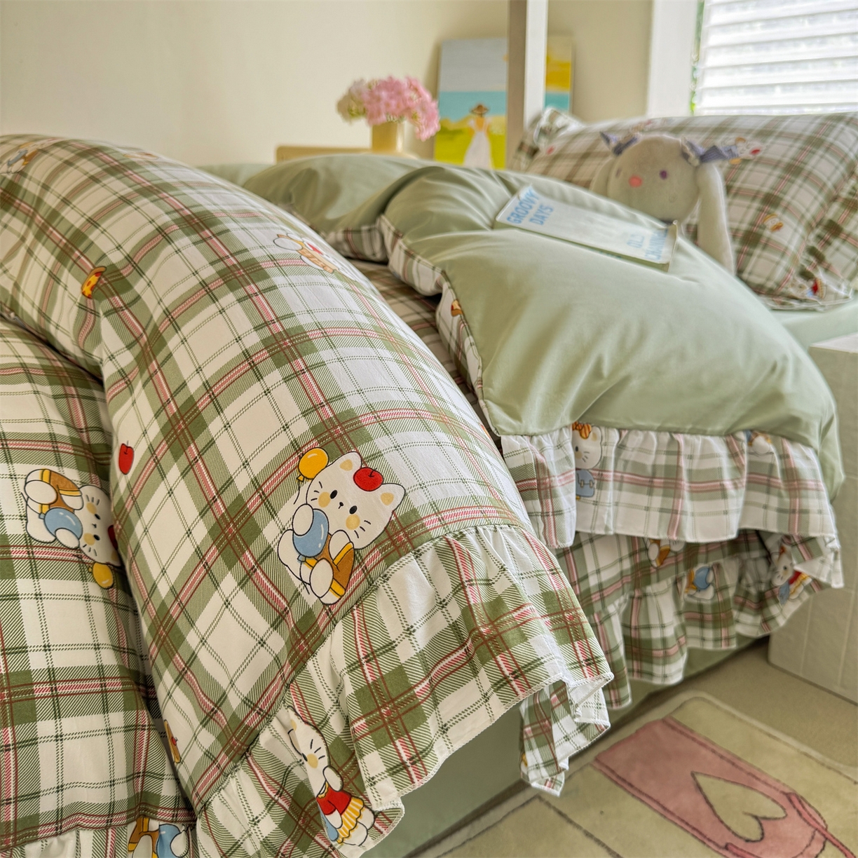 91家纺网 家纺一手货源 找家纺 经年 2026新款学生季上下铺韩版花边水洗云朵棉学生宿舍三件套四件套 复古K猫绿