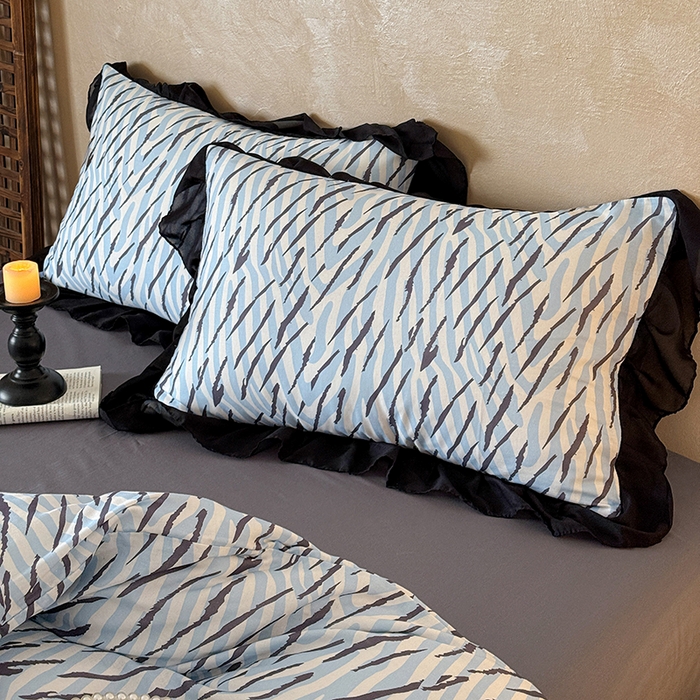 91家纺网 家纺一手货源 找家纺 宅家居 2026新款A类轻法式复古赫本风印花纯棉有氧双层纱花边斑马纹黑色韩式花边四件套 斑马纹-蓝色