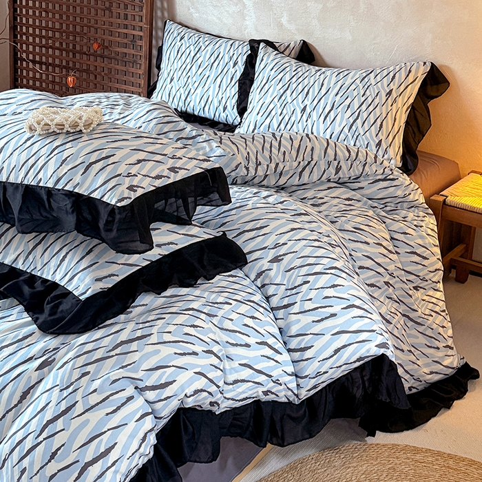 91家纺网 家纺一手货源 找家纺 宅家居 2026新款A类轻法式复古赫本风印花纯棉有氧双层纱花边斑马纹黑色韩式花边四件套 斑马纹-蓝色