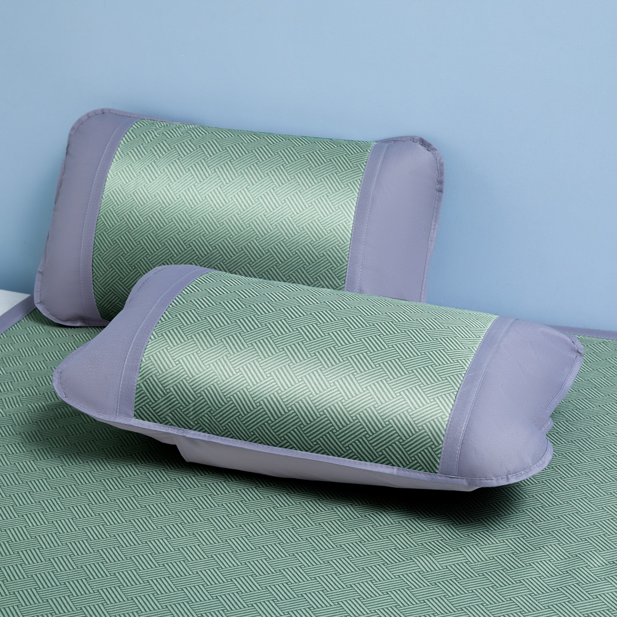 91家纺网 家纺一手货源 找家纺 眠多宝（绒多宝） 2026新款可机洗水洗艾草凉感冰丝高精密碳光软席饼干花三件套 松柏绿