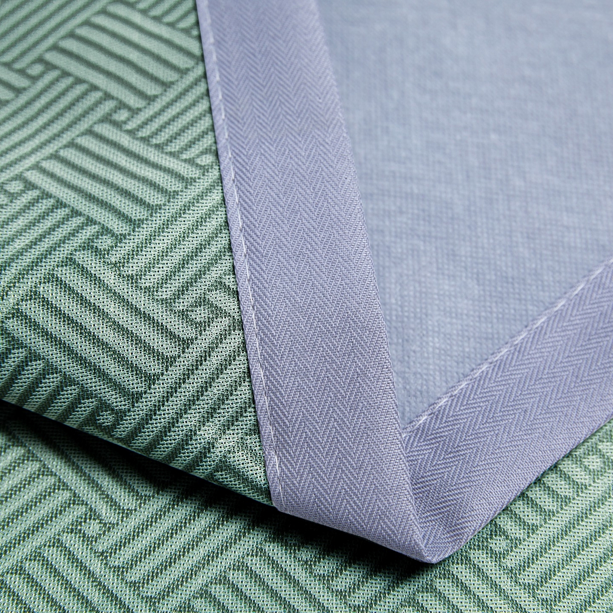 91家纺网 家纺一手货源 找家纺 眠多宝（绒多宝） 2026新款可机洗水洗艾草凉感冰丝高精密碳光软席饼干花三件套 松柏绿