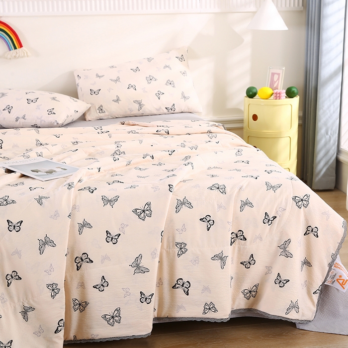 91家纺网 家纺一手货源 找家纺 米萝家居 2026新款100%棉花夏被四件套双层纱花边夏凉被空调被被子被芯直播 蝶舞