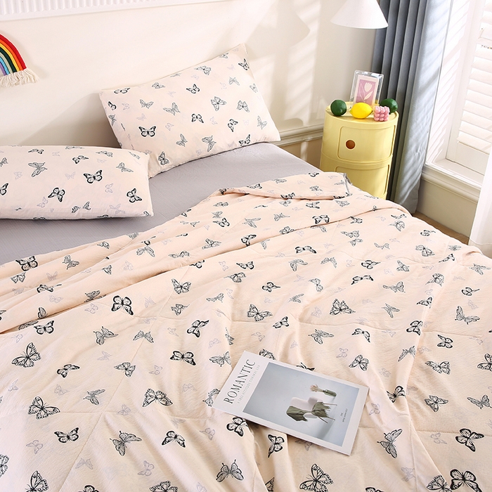 91家纺网 家纺一手货源 找家纺 米萝家居 2026新款100%棉花夏被四件套双层纱花边夏凉被空调被被子被芯直播 蝶舞