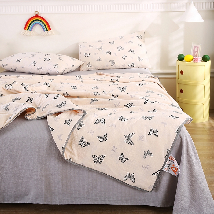 91家纺网 家纺一手货源 找家纺 米萝家居 2026新款100%棉花夏被四件套双层纱花边夏凉被空调被被子被芯直播 蝶舞