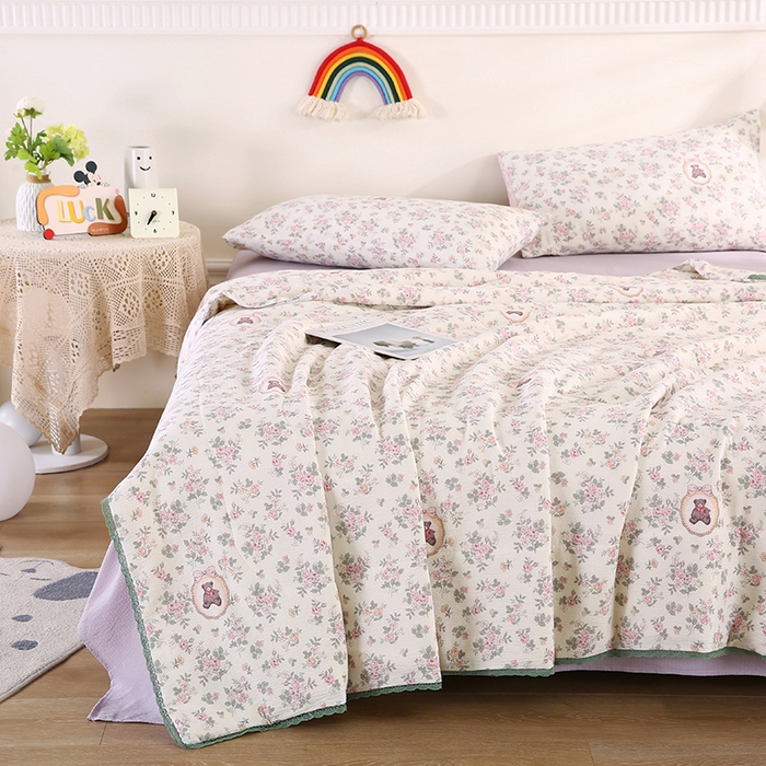 91家纺网 家纺一手货源 找家纺 米萝家居 2026新款100%棉花夏被四件套双层纱花边夏凉被空调被被子被芯直播 花团小熊