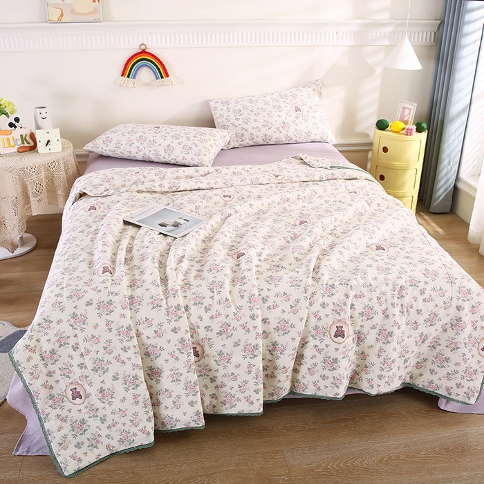 91家纺网 家纺一手货源 找家纺 米萝家居 2026新款100%棉花夏被四件套双层纱花边夏凉被空调被被子被芯直播 花团小熊