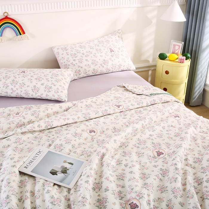 91家纺网 家纺一手货源 找家纺 米萝家居 2026新款100%棉花夏被四件套双层纱花边夏凉被空调被被子被芯直播 花团小熊