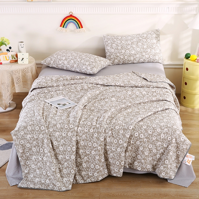 91家纺网 家纺一手货源 找家纺 米萝家居 2026新款100%棉花夏被四件套双层纱花边夏凉被空调被被子被芯直播 灰韵花簇