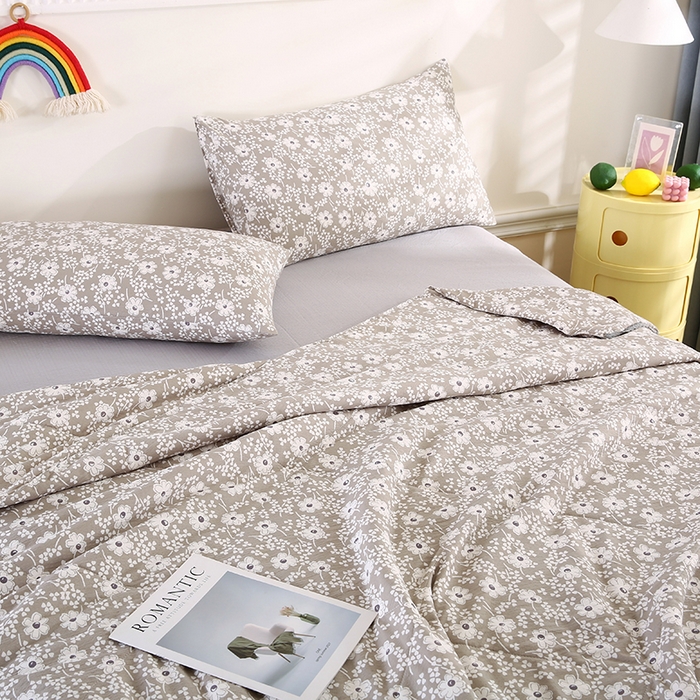 91家纺网 家纺一手货源 找家纺 米萝家居 2026新款100%棉花夏被四件套双层纱花边夏凉被空调被被子被芯直播 灰韵花簇