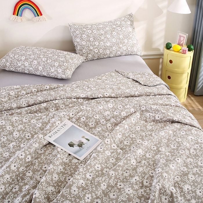 91家纺网 家纺一手货源 找家纺 米萝家居 2026新款100%棉花夏被四件套双层纱花边夏凉被空调被被子被芯直播 灰韵花簇