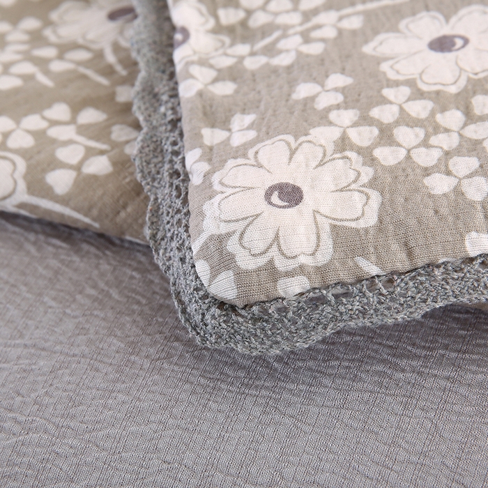 91家纺网 家纺一手货源 找家纺 米萝家居 2026新款100%棉花夏被四件套双层纱花边夏凉被空调被被子被芯直播 灰韵花簇