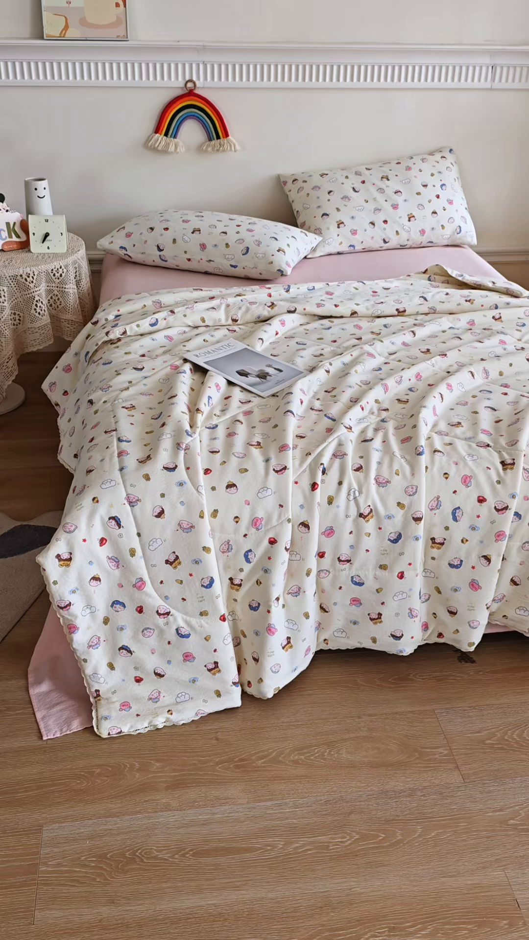 91家纺网 家纺一手货源 找家纺 米萝家居 2026新款100%棉花夏被四件套双层纱花边夏凉被空调被被子被芯直播 快乐伙伴