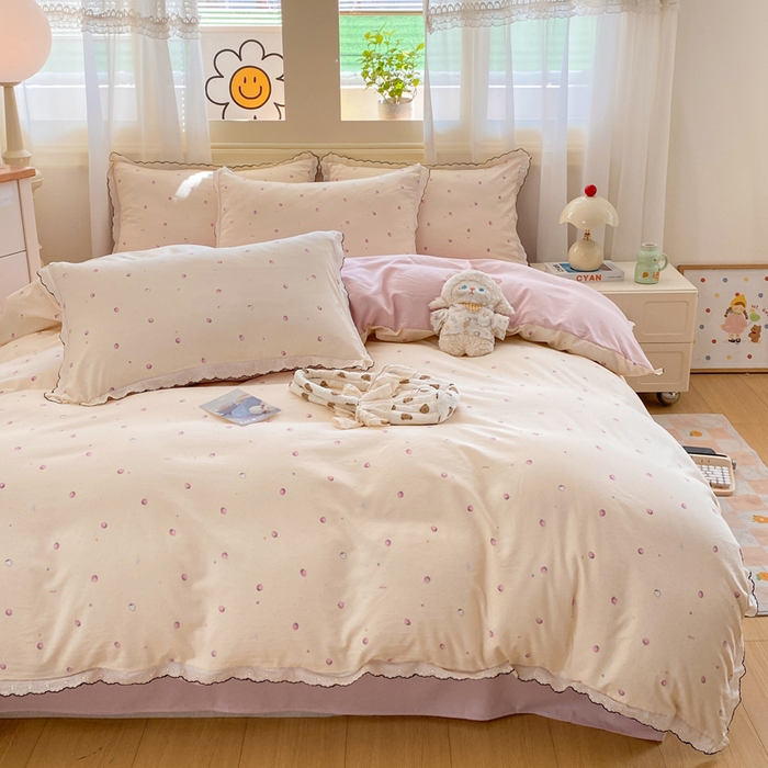 91家纺网 家纺一手货源 找家纺 豫见家纺 2026新款A类仿棉云感纱花边四件套 草莓多多