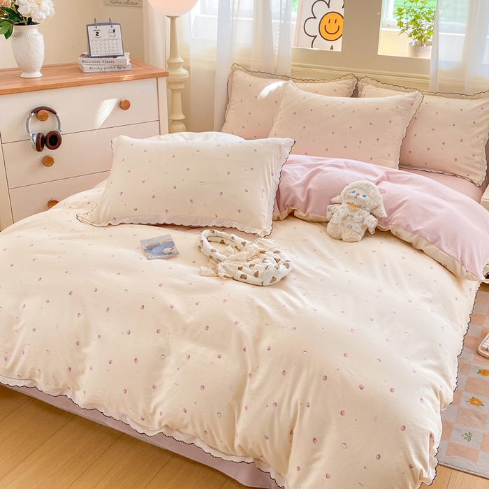 91家纺网 家纺一手货源 找家纺 豫见家纺 2026新款A类仿棉云感纱花边四件套 草莓多多