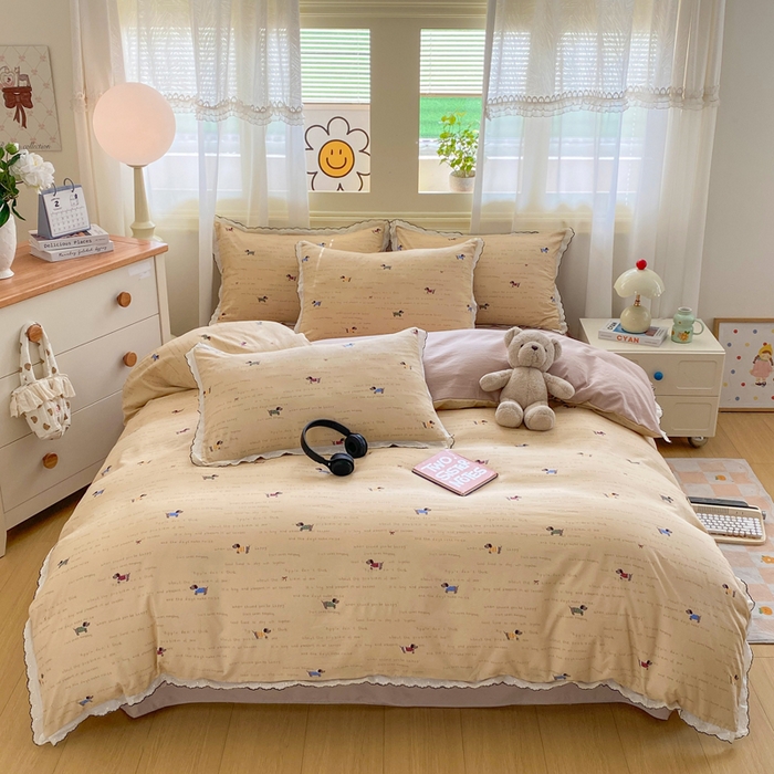 91家纺网 家纺一手货源 找家纺 豫见家纺 2026新款A类仿棉云感纱花边四件套 狗狗家族