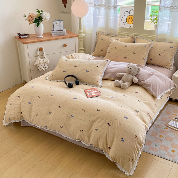 91家纺网 家纺一手货源 找家纺 豫见家纺 2026新款A类仿棉云感纱花边四件套 狗狗家族