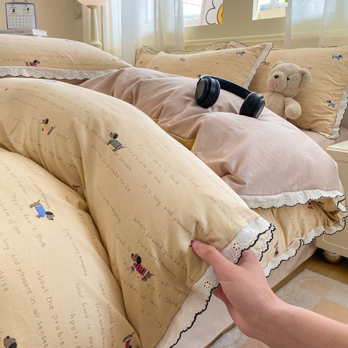 91家纺网 家纺一手货源 找家纺 豫见家纺 2026新款A类仿棉云感纱花边四件套 狗狗家族