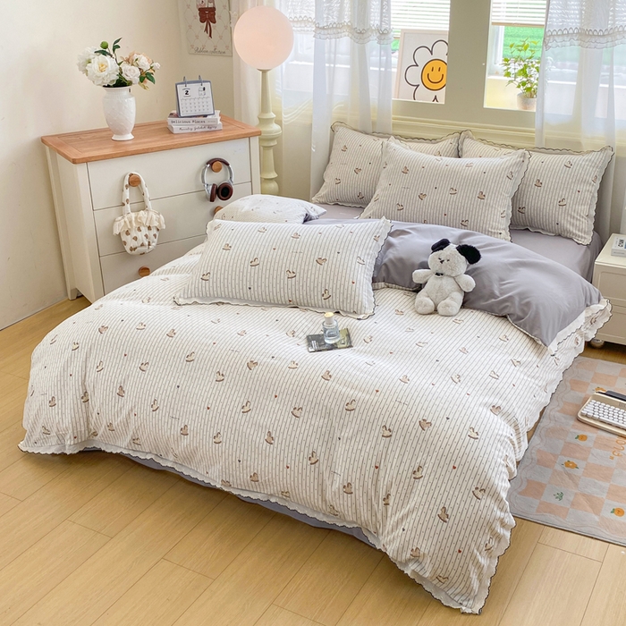 91家纺网 家纺一手货源 找家纺 豫见家纺 2026新款A类仿棉云感纱花边四件套 木马乐园