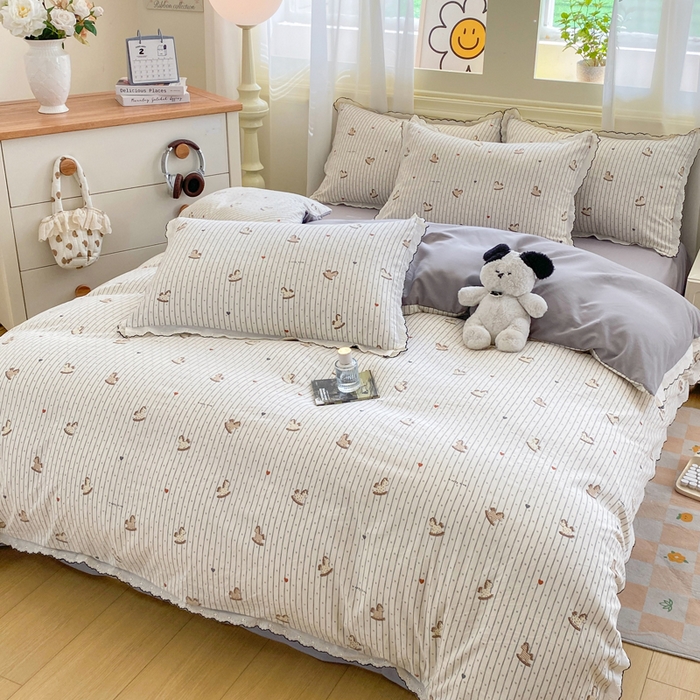 91家纺网 家纺一手货源 找家纺 豫见家纺 2026新款A类仿棉云感纱花边四件套 木马乐园