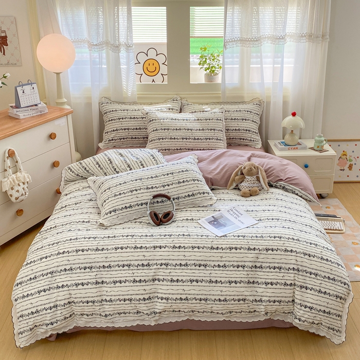 91家纺网 家纺一手货源 找家纺 豫见家纺 2026新款A类仿棉云感纱花边四件套 山茶左岸