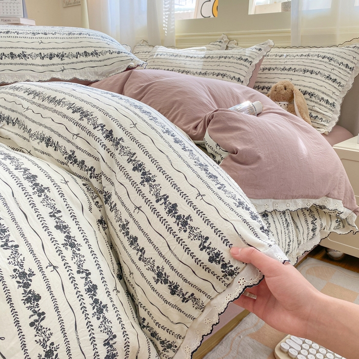 91家纺网 家纺一手货源 找家纺 豫见家纺 2026新款A类仿棉云感纱花边四件套 山茶左岸