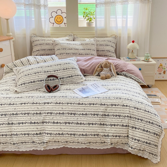 91家纺网 家纺一手货源 找家纺 豫见家纺 2026新款A类仿棉云感纱花边四件套 山茶左岸