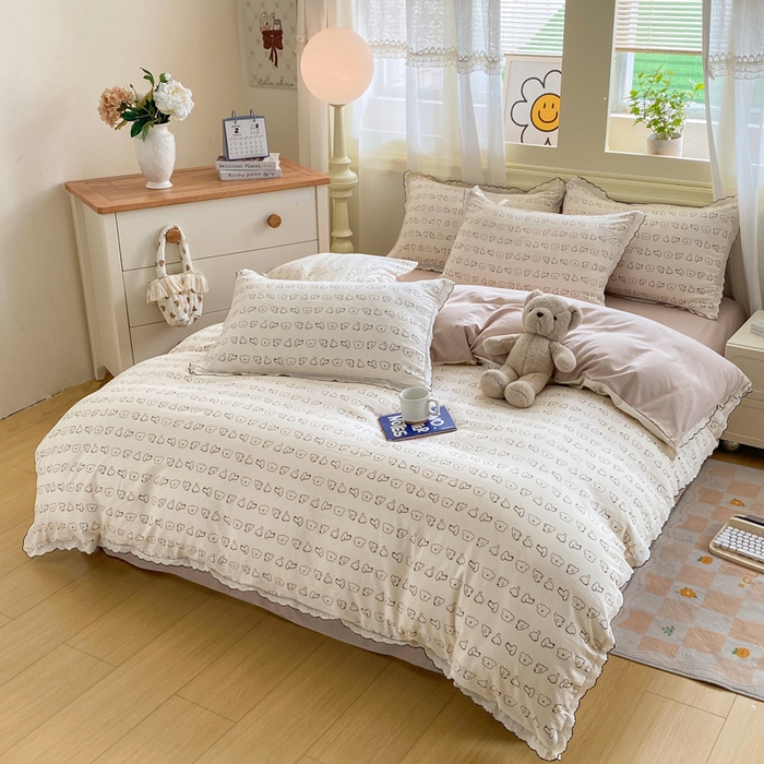 91家纺网 家纺一手货源 找家纺 豫见家纺 2026新款A类仿棉云感纱花边四件套 线条表情狗